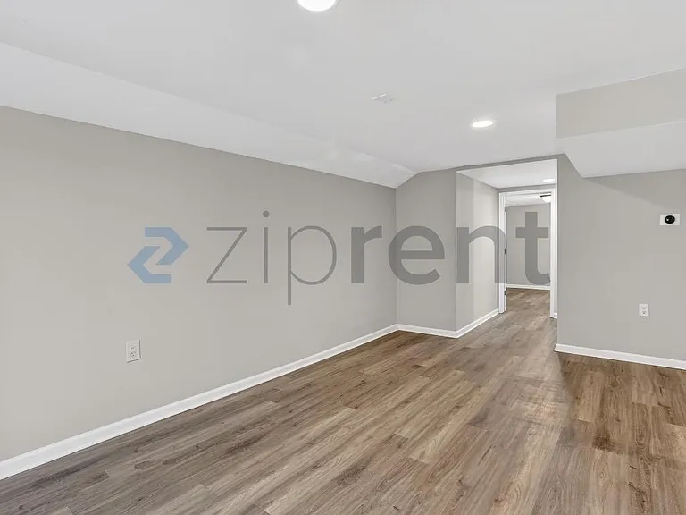 586 Oakside Dr SW #B — Photo 11