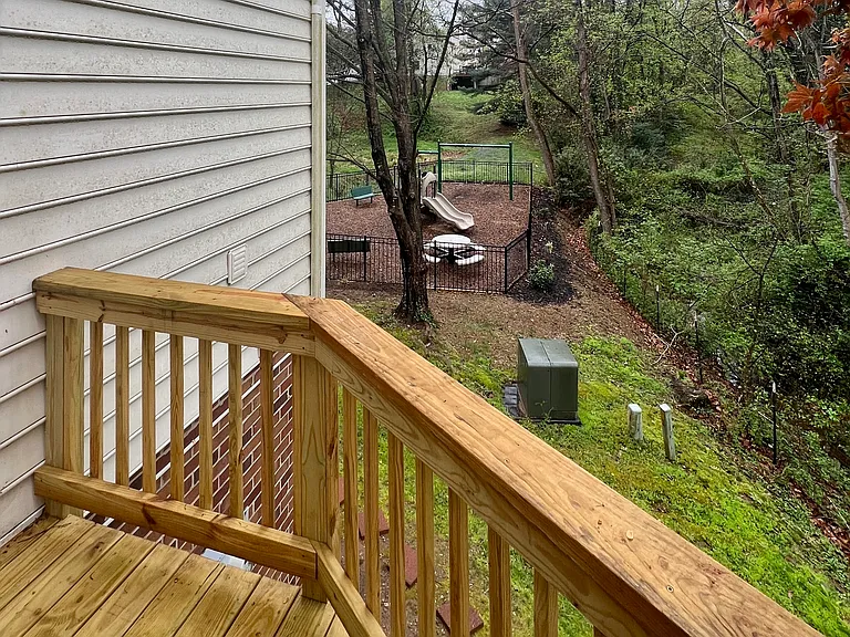 1000 Huntwood Ln — Photo 32