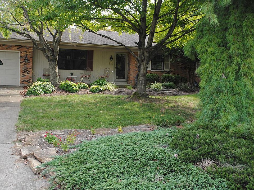 1st image of 642 E Crescent Ln