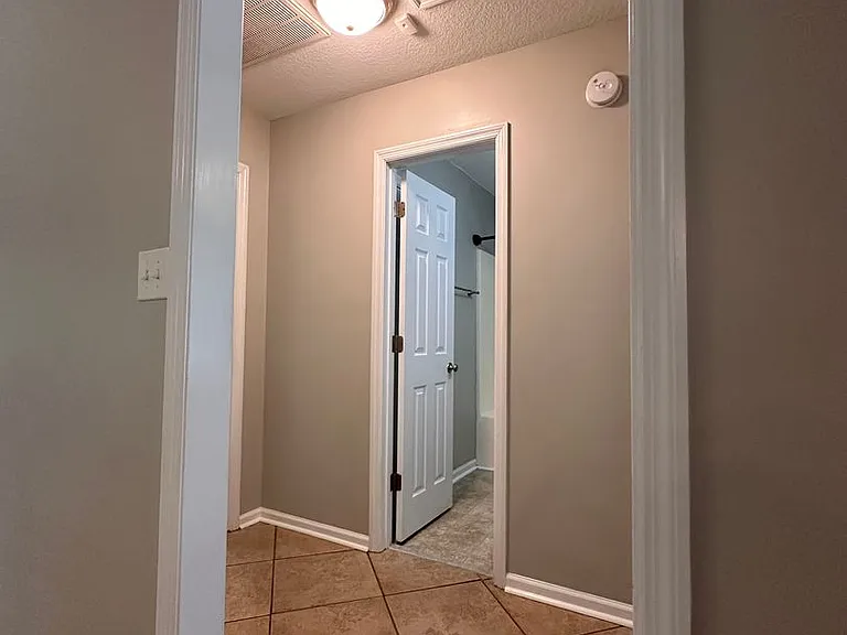 102 Brookhaven Dr — Photo 27