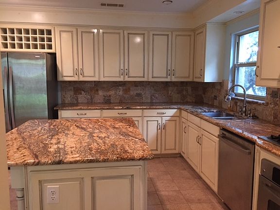4th image of 123 Mimosa Dr