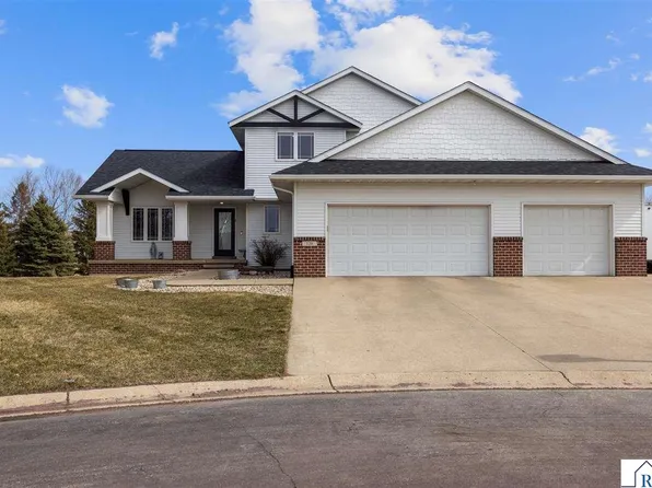 120 Callaway Ct, Mankato, MN 56001