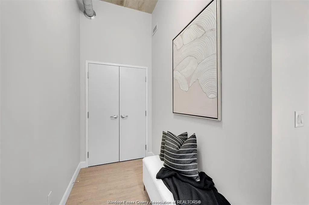 2 bed, 1164 sqft, $2,200 — Photo 2