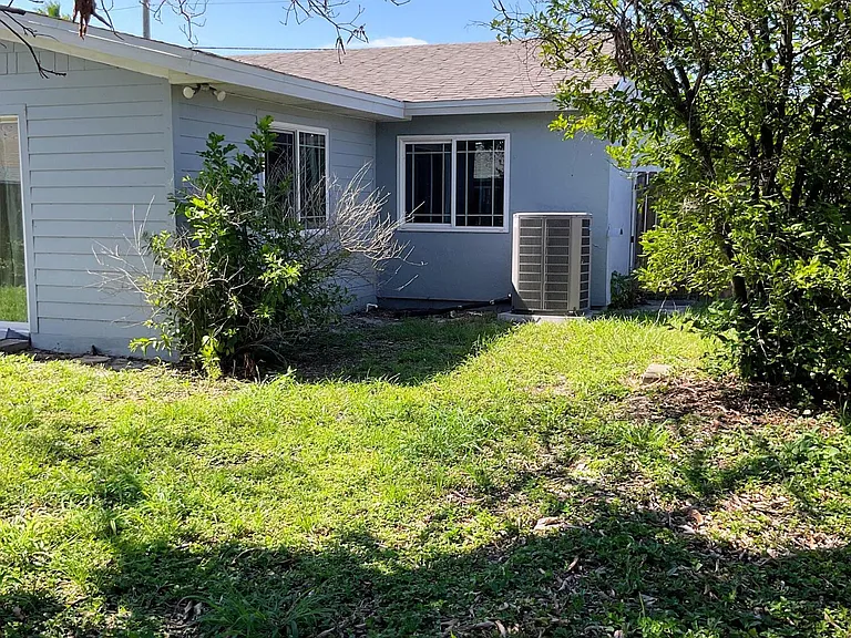 1490 Port Malabar Blvd NE — Photo 2