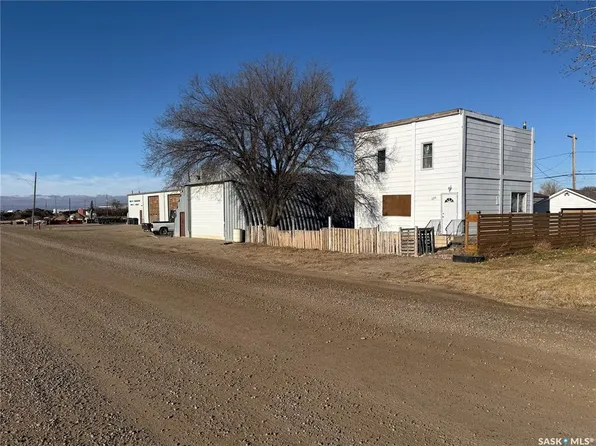 121 1st AVENUE W, Shaunavon, SK S0N 2M0