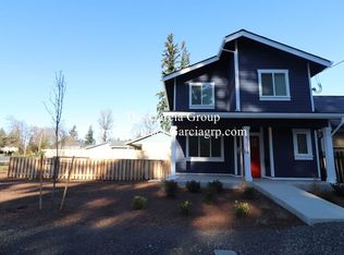 6101 SE Clatsop St #B, Portland, OR 97206