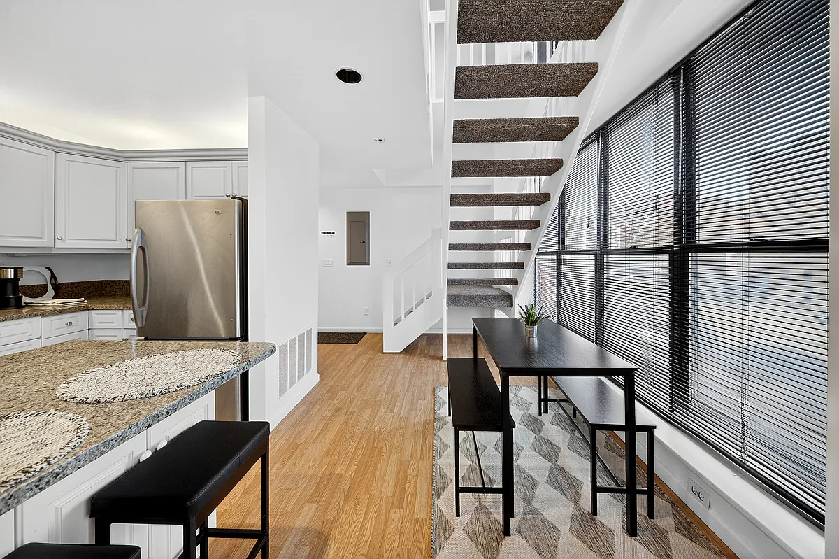 Building Photo - 133 Walton St #101