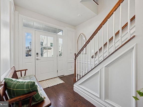 3rd image of 306 Foundry St