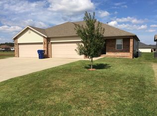 734 W Olive St, Rogersville, MO 65742