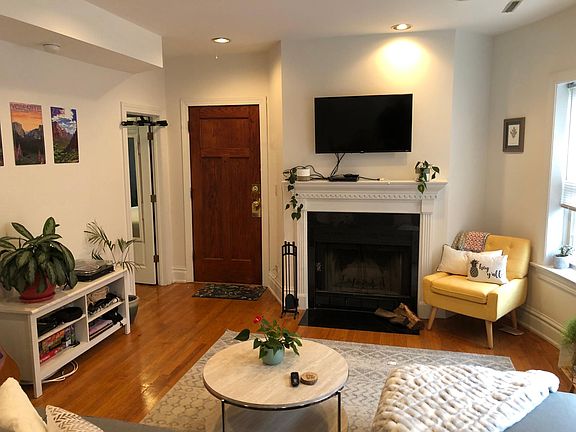 3rd image of 4020 N Ashland Ave #7