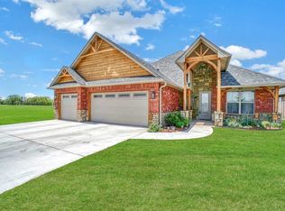 906 NE Oriole Dr, Lawton, OK 73507