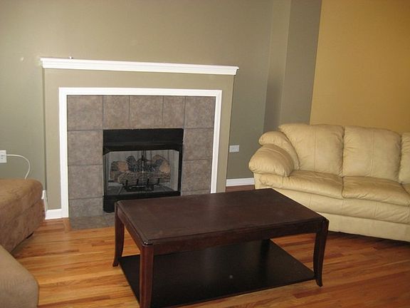 2nd image of 3210 N Kilbourn Ave Unit 7