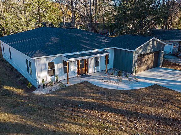 3rd image of 105 Mayfair Ct