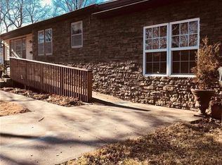804 SE Miller St, Lees Summit, MO 64063