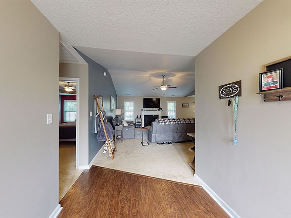 5th image of 813 Solomon Dr