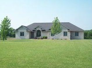 9113 Island Hwy, Eaton Rapids, MI 48827