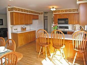 2nd image of 1424 Park Knoll Dr