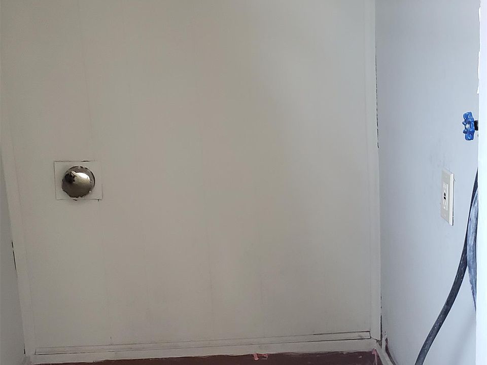 1st image of 30 Abbottsford Pl #2