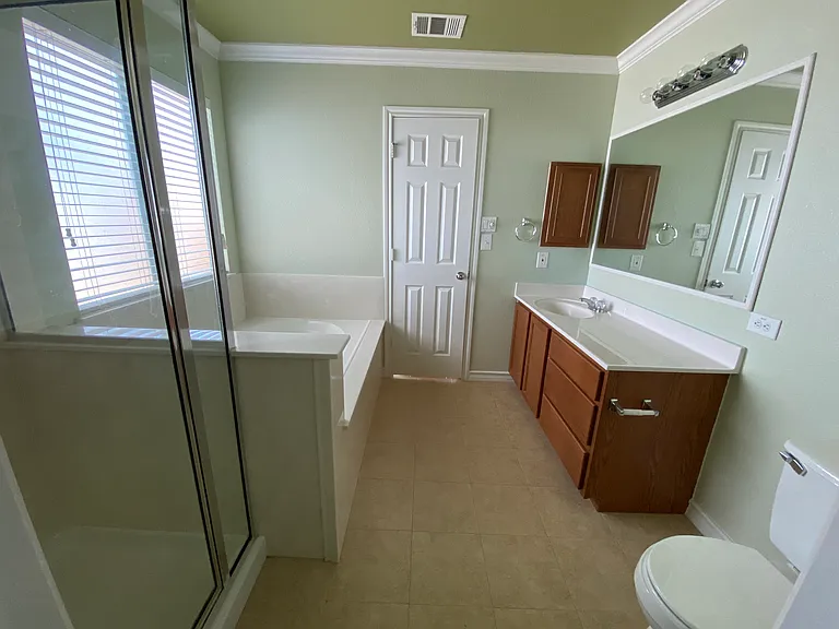 7940 Abbotts Pointe — Photo 9