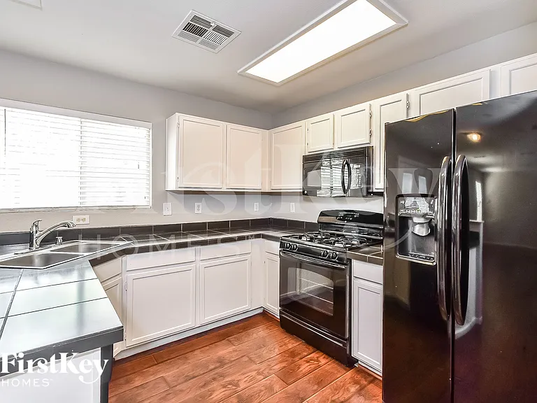 7233 Scenic Desert Ct — Photo 5