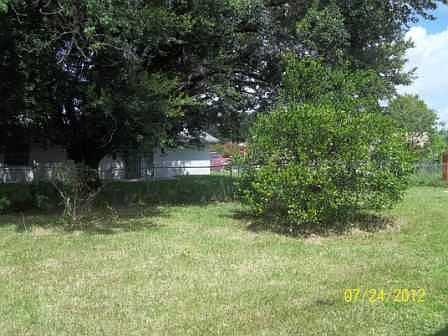 3rd image of 2754 Santana Ave