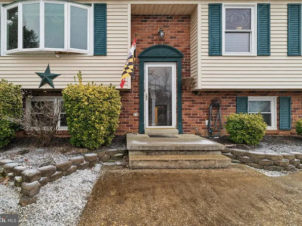 2903 Holland Dr, Manchester, MD 21102