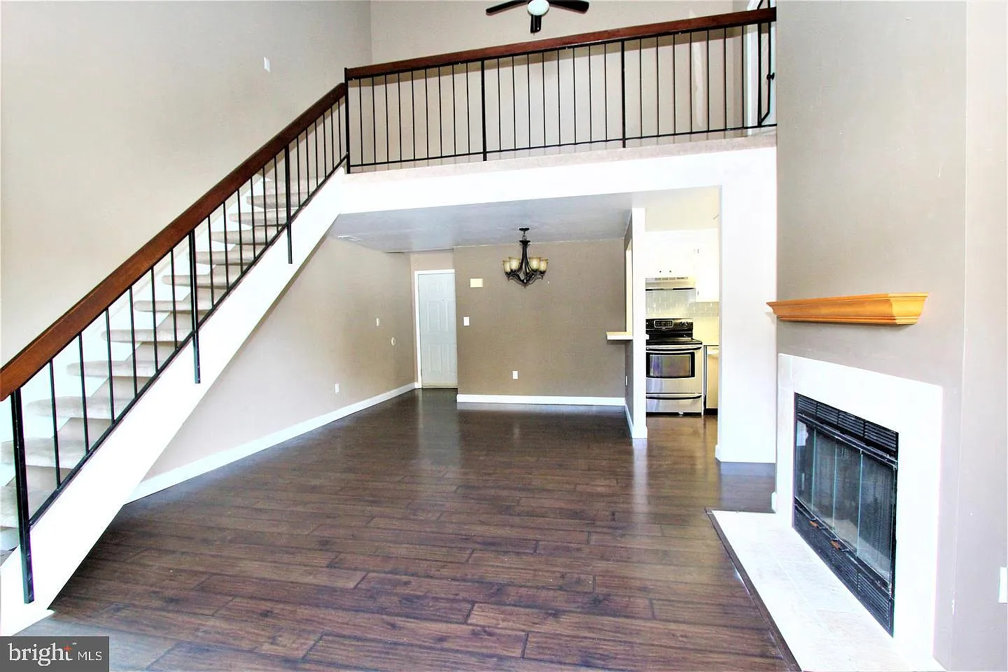 2 bed, 2.0 bath, 1152 sqft, $2,400 — Photo 3