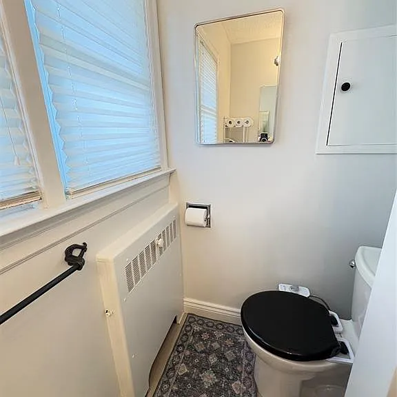2437 Riverside Dr W — Photo 16