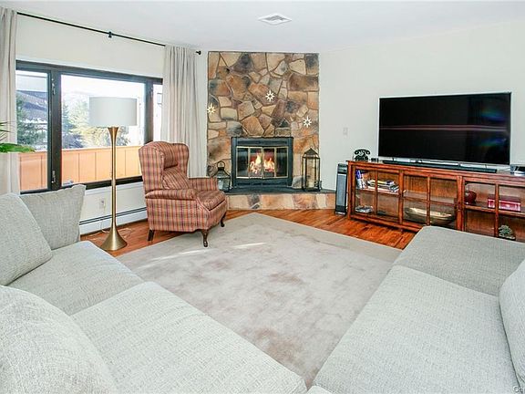 5th image of 28 Dakota Ct