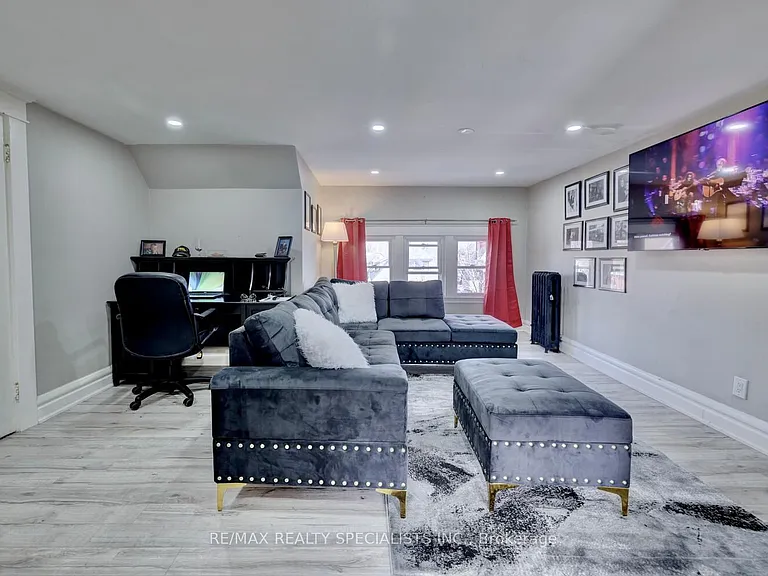 118 Fairholt Rd S #3 — Photo 3