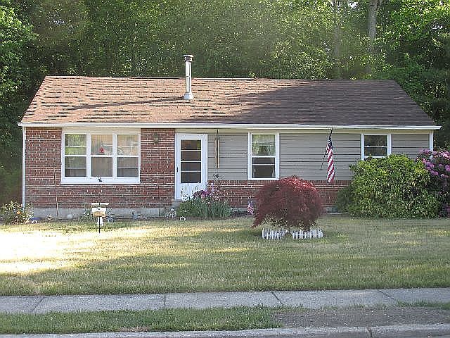 1st image of 24 Frances Dr S