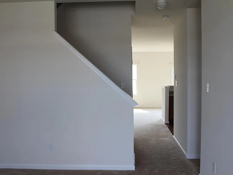 948 King Way — Photo 13