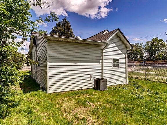 3rd image of 1717 Boone St