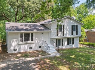 6126 Eagle Peak Dr, Charlotte, NC 28214