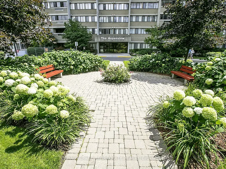 50 Elm Dr E #604 — Photo 3