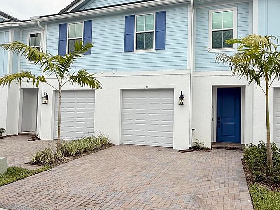 2nd image of 121 SE Birch Terrace