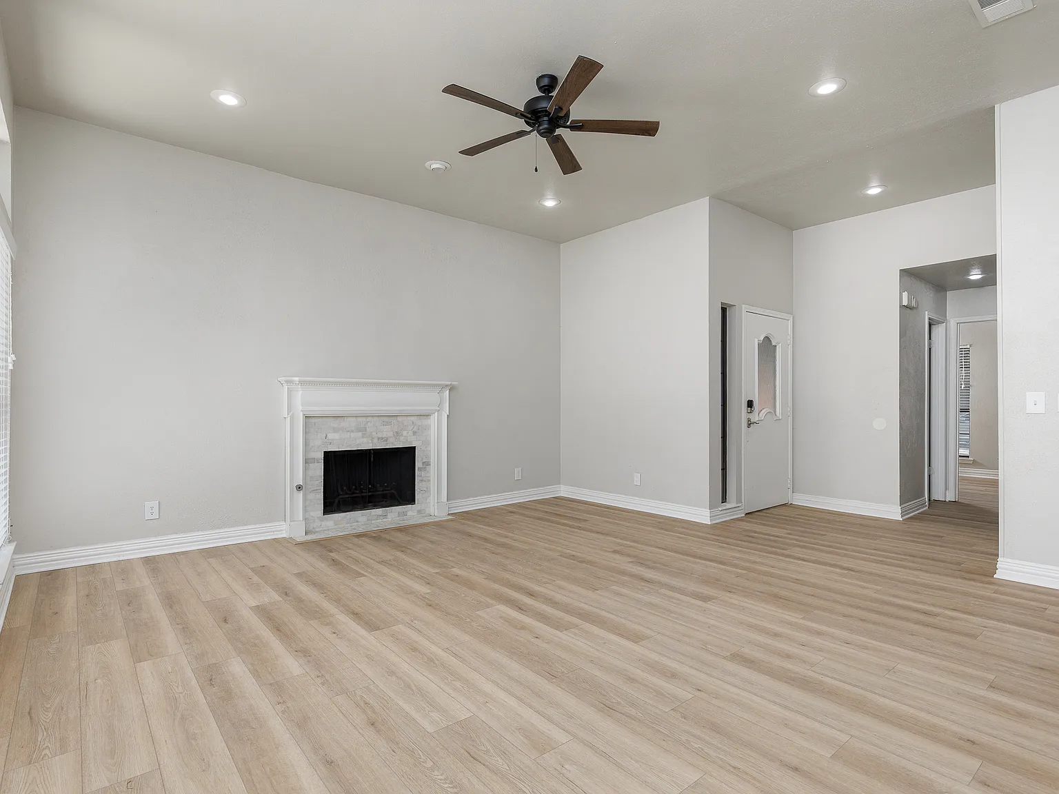 2 bed, 1300 sqft, $2,250 — Photo 3