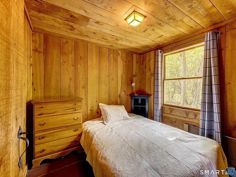 1 Island Chalet — Photo 9
