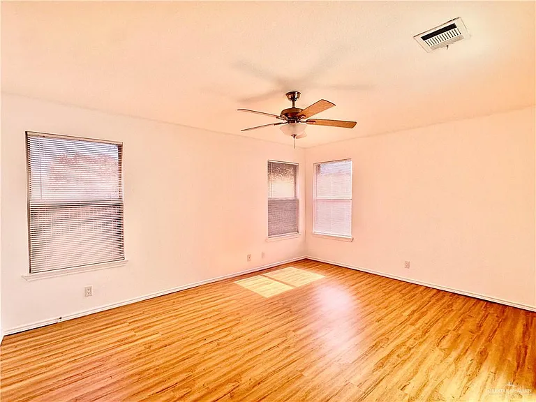 3304 San Fabian St — Photo 15