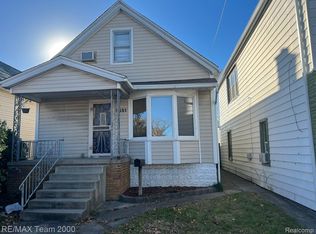 9551 Gallagher St, Hamtramck, MI 48212