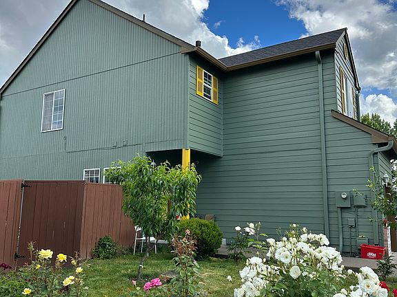 2nd image of 1266 NE Birkshire Ct