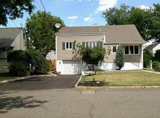 12 Exeter Rd, Fords, NJ 08863