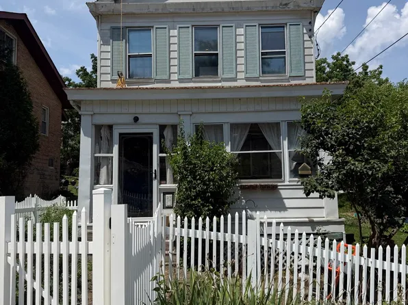 115 E Woodford Ave, Carrick, PA 15210