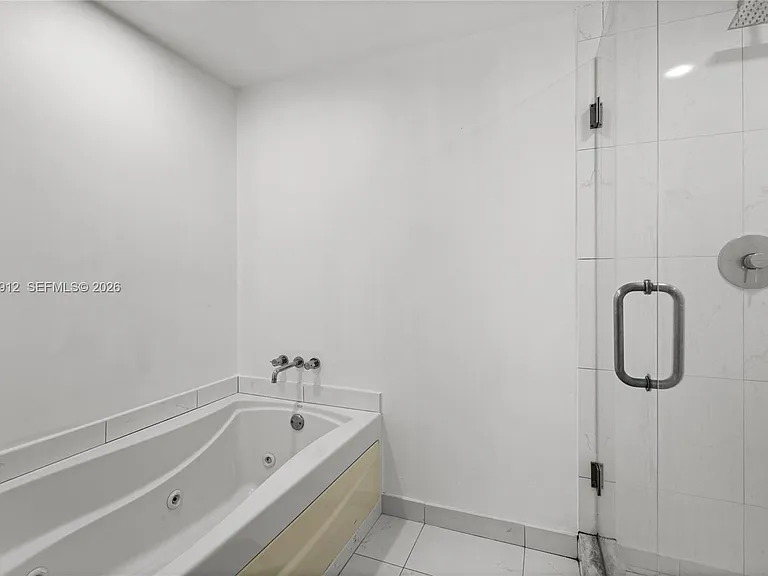 55 SE 6th St #1203 — Photo 7
