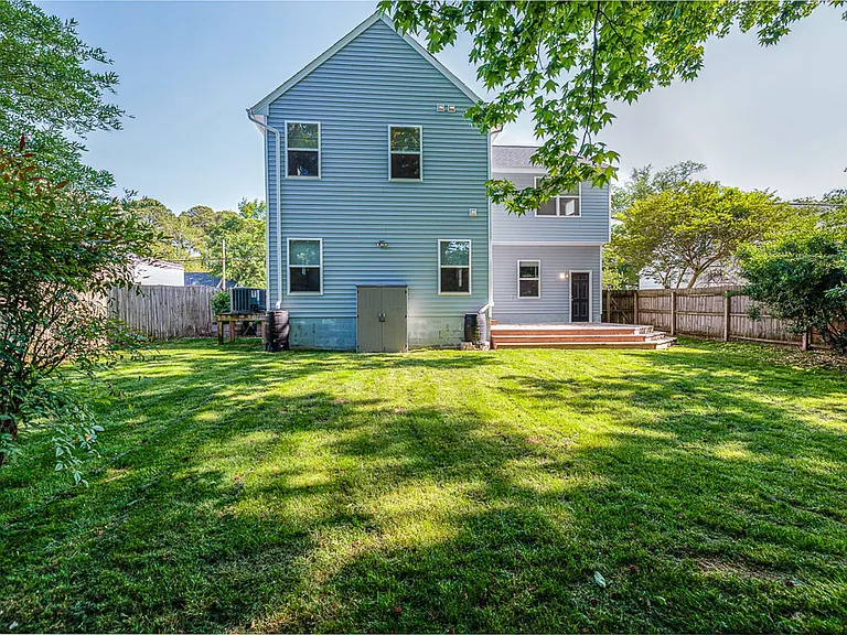 1311 Sunset Dr — Photo 43