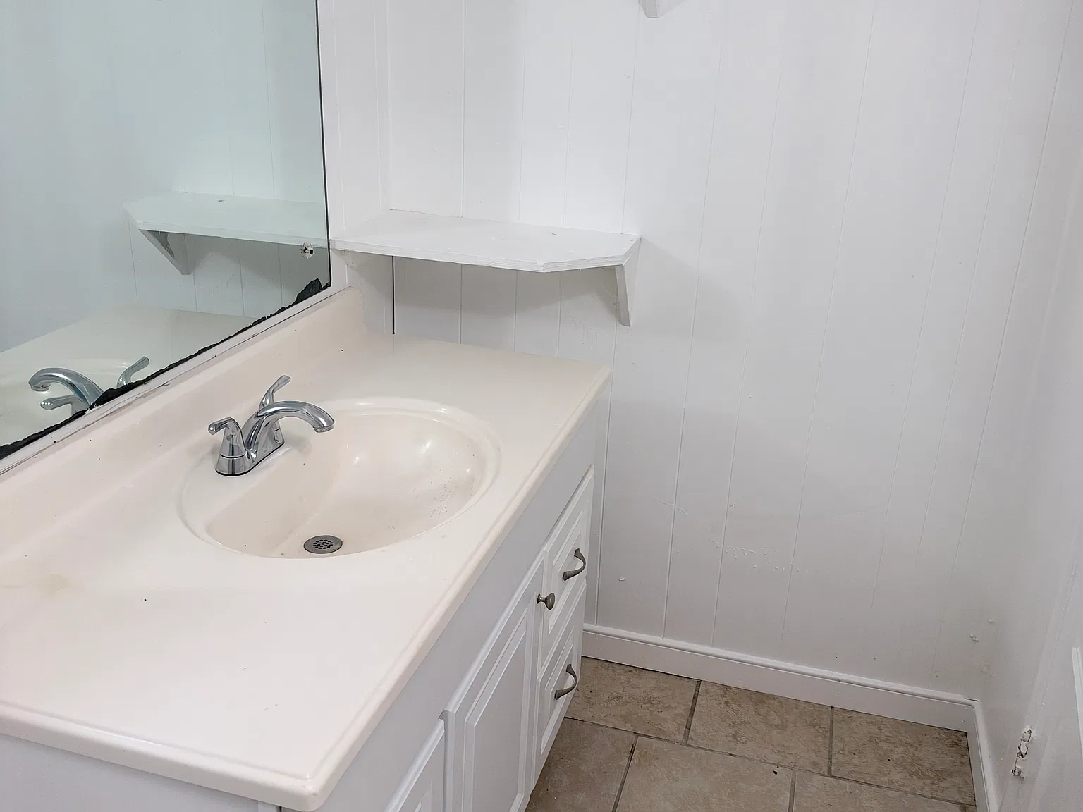 3 bed, 1036 sqft, $2,100 — Photo 4