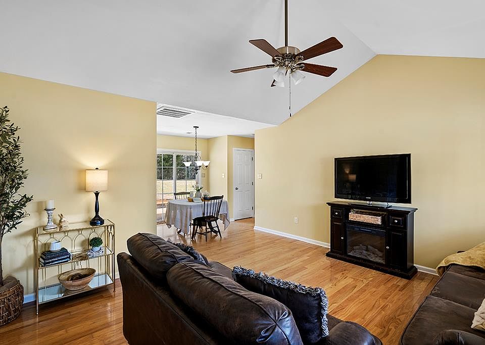 416 Woodlawn Rd, Greenwood, SC 29646 Zillow