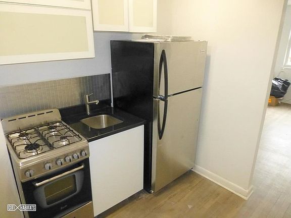 3rd image of 343 W 21st St APT 4C