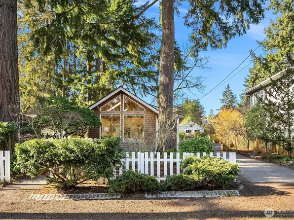 14333 Dayton Avenue N, Seattle, WA 98133