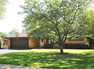 615 Country Club Ln, Itasca, IL 60143